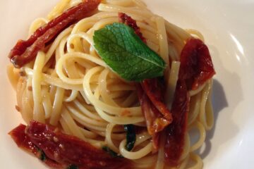 Linguine con pomodori secchi del salento al profumo di menta
