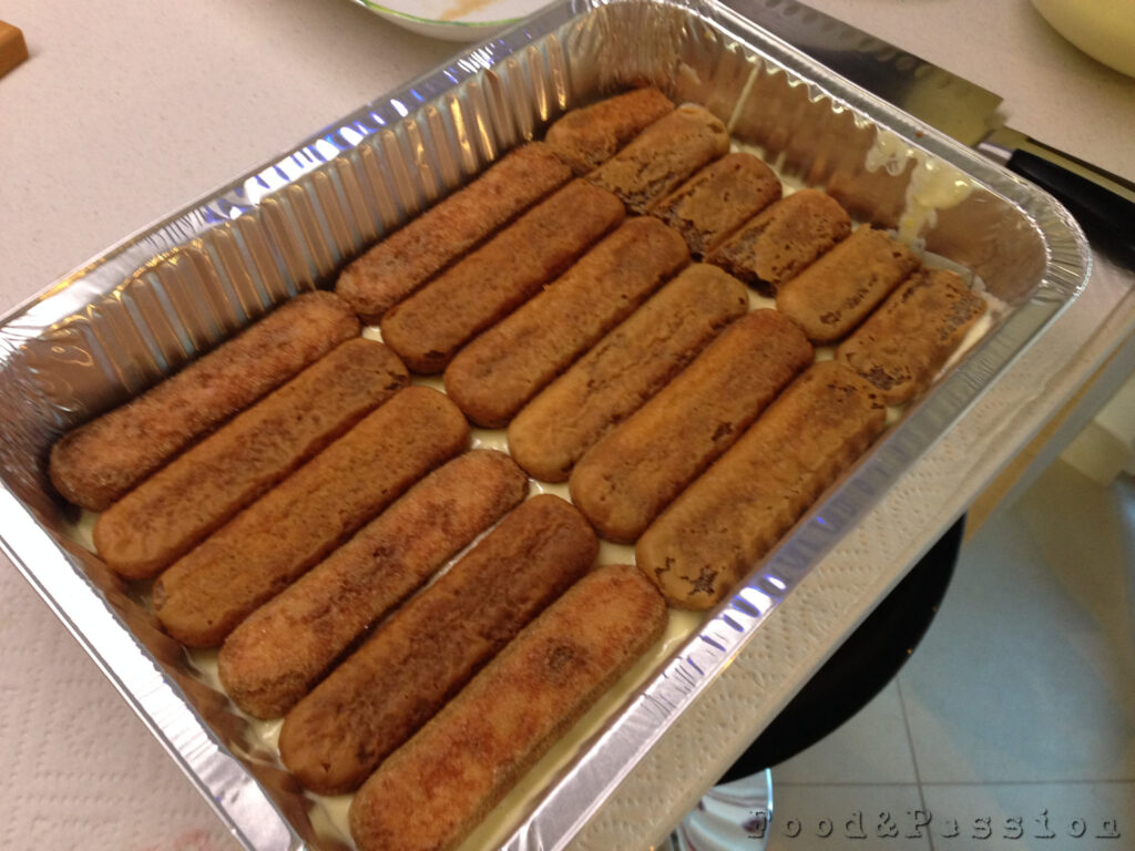 preparazione tiramisu