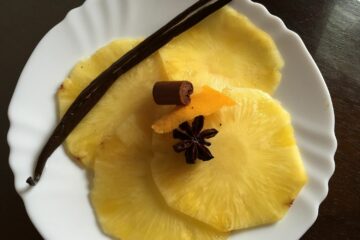 Carpaccio di ananas marinato al prosecco e spezie 1