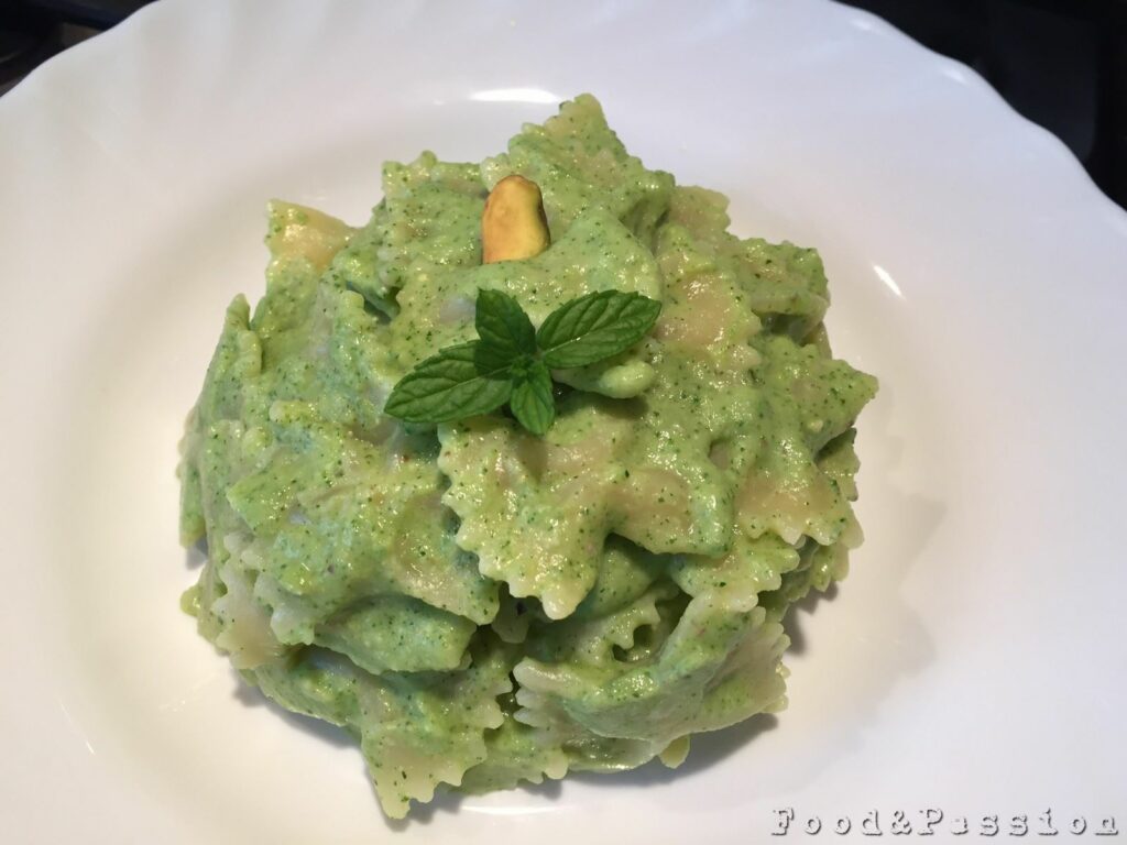 Farfalle al Pesto alle zucchine