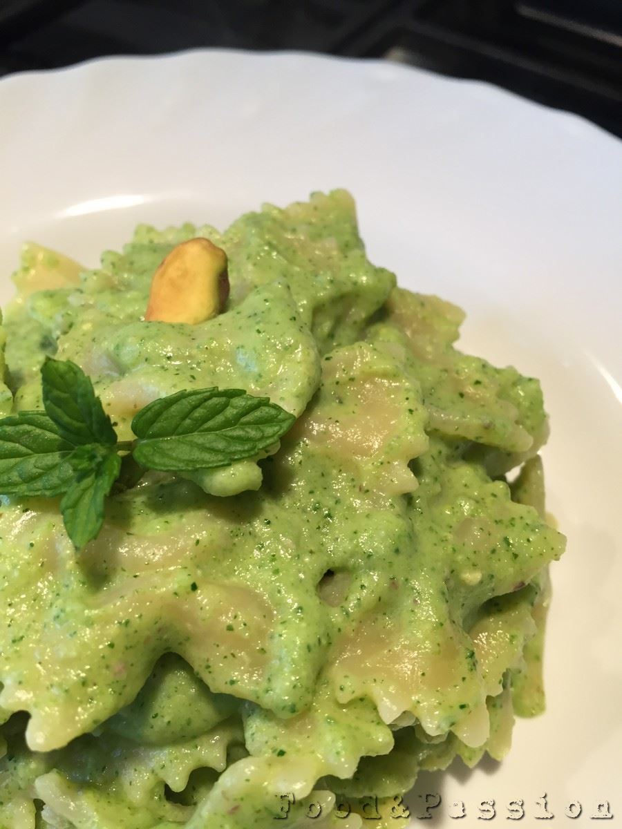 Farfalle al pesto di zucchine