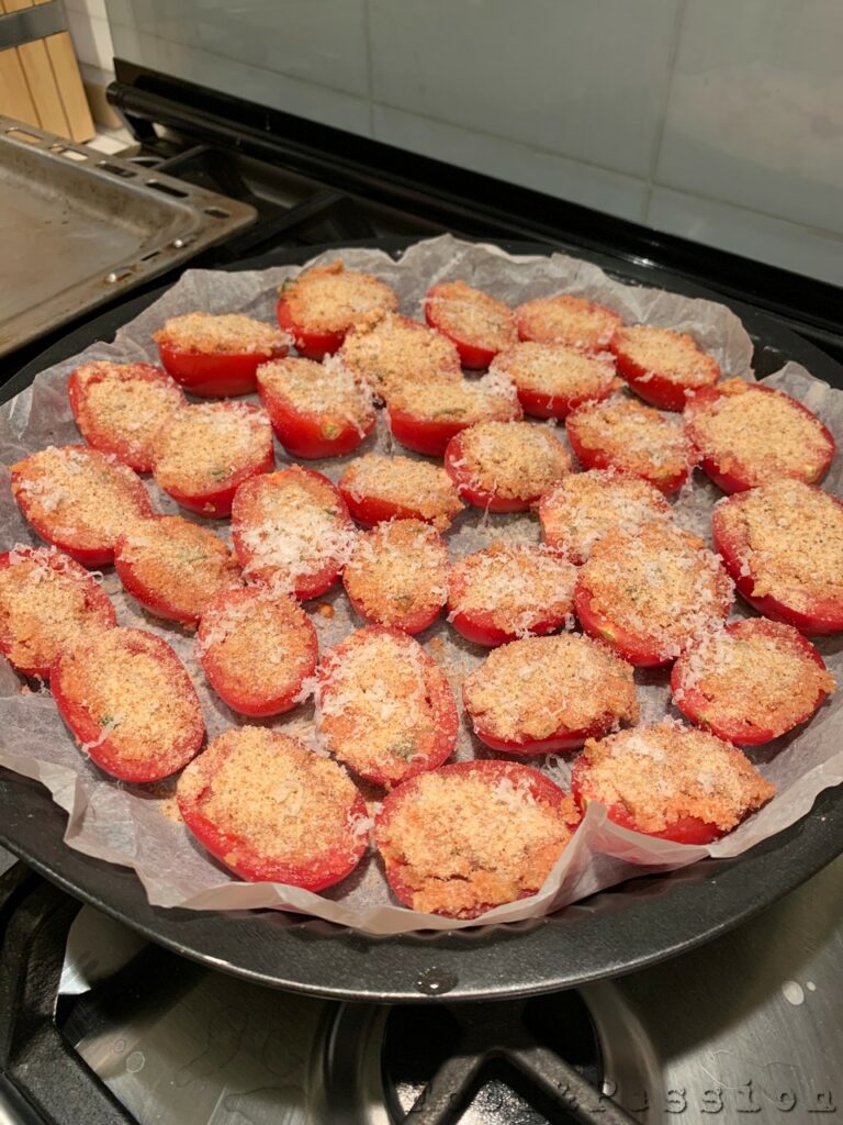 preparazione| pomodorini gratinati al forno