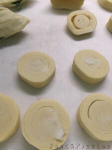 Preparazione Sfogliatelle ricce salate