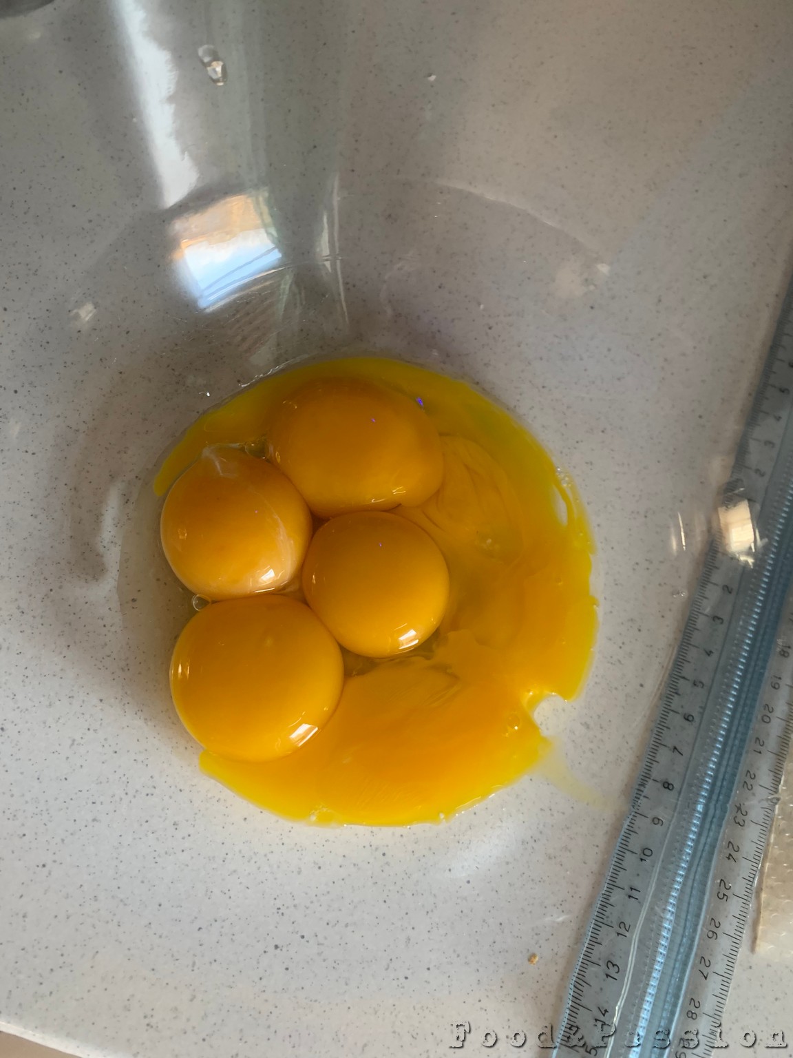 Preparazione Maxi Girella - uova