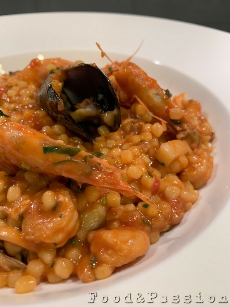 Fregola con frutti di mare