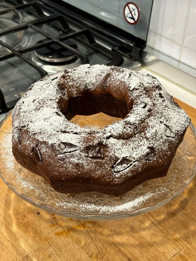 Torta al cioccolato decorazione finale